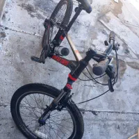 دوچرخه|دوچرخه، اسکیت، اسکوتر|قدس, شهر‌قدس|دیوار