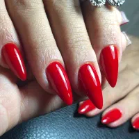 تخفیف ویژه یلدایی ناخن و میکاپ و شینیون و ...