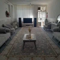 خانه ویلایی یک طبقه ماشین رو