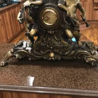 مجسمه برنز (ساعت و شمعدان)