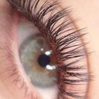 کاشت (اکستنشن) و لیفت مژه و ابرو