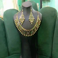 سرویس آویز طرح طلا رنگ ثابت