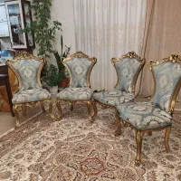 ۴ عدد صندلی میزبان