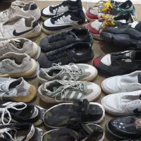 کفش دست دوم