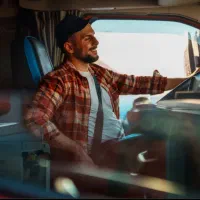 استخدام راننده پایه دو جهت نیسان پخش موادغذایی