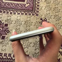 ایفون se 2020
