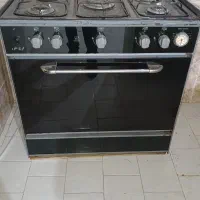 اجاق گاز بسیار تمیز مرتب ۵ شعله