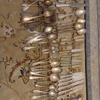 ۳/۳۰۰ کیلوگرم قاشق چنگال قدیمی نقره