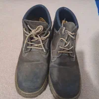 نیم پوتین|کیف، کفش، کمربند|شهریار, شهریار|دیوار