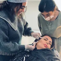 آموزش ژل و بوتاکس و لیفت با نخ توسط پزشک