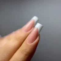 آموزش ناخن/دستیار ناخنکار