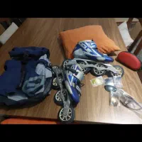 کفش اسکیت .چرخ ژله ای .|دوچرخه، اسکیت، اسکوتر|گنبد کاووس, |دیوار