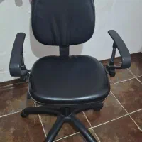 صندلی چرمی گردان