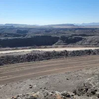 نیاز به آهنگر و نیروی ساده وکمپاس جهت کار در معدن.