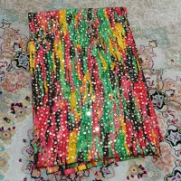 سه قواره پارچه|لباس|قروه, |دیوار