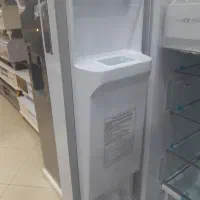 یخچال دوقلو ساید. لباس شویی کندی|ماشین لباسشویی و خشککن لباس|صحنه, |دیوار