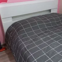 تخت دو نفره برند دکوچید همراه دوعدد پاتختی  . سالم|تخت و سرویس خواب|تهران, شهرک مخابرات|دیوار