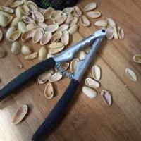 انبر پسته شکن