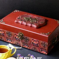 جعبه لوکس دست‌ساز زرشکی و طلایی