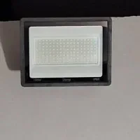 پروژکتور 100 وات