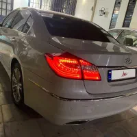 جنسیس سدان جفت موس