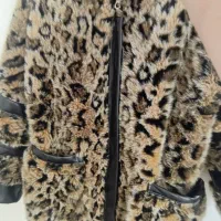 پالتو تمام پشم جنس خارجی با چرم و زیپ خوش دوخت