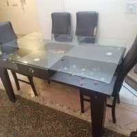 میز ناهار خوری با صندلی