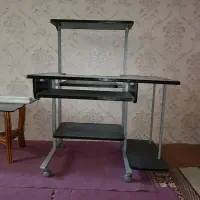 میز کامپیوتر و تحریر چرخ‌دار حرفه‌ای