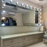 آینه دور چراغ و کنسول ۸ کشو دیواری|آرایشگاه و سالن‌های زیبایی|تهران, ونک|دیوار