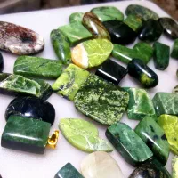 سنگ طبیعی یشم نفریت سنپاترین|جواهرات|نیشابور, فردوس شمالی|دیوار