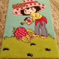 فرش توت فرنگی