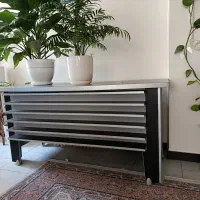 میز مدیریتی مشکی نقره ای کاملا تمیز و سالم