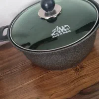 دو عدد قابلمه و یک ماهیتابه بزرگ