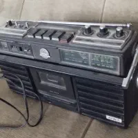 رادیو ضبط آیوا ژاپنی اصل‌عتیقه‌هفتاد‌ساله|کلکسیون اشیاء عتیقه|بروجرد, |دیوار