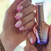 ترمیم ناخن و کاشت ناخن