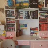 تخت  خواب  دخترانه همراه با میز تحریر و کتابخانه|تخت و سرویس خواب|رشت, گیل|دیوار