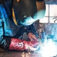 کار گر جوشکار هستم برای روز جرثقیل