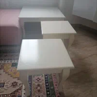 مبل ال، همراه دو صندلی و میزهای وسط و پافر|مبلمان خانگی و میز عسلی|رشت, سعدی (تختی)|دیوار