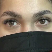 لیفت ابرو و مژه و کاشت مژه