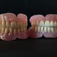 دندان سازی رویال دنتال