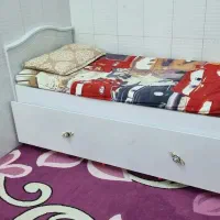 تخت کشویی دونفره نوجوان|تخت و سرویس خواب|قم, هنرستان|دیوار