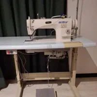 چرخ خیاطی صنعتی جمسی GEM9000W سالم و کامل.