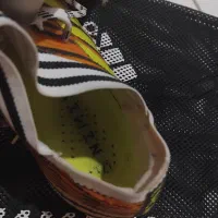 کفش فوتبال آدیداس کلاس A|کیف، کفش، کمربند|اندیشه, اندیشه فاز ۱|دیوار