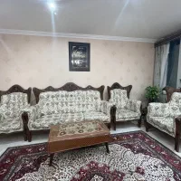 مبل سلطنتی چوبی ۹ نفره با ۳ میز و روکش پارچه ای|مبلمان خانگی و میز عسلی|تبریز, |دیوار