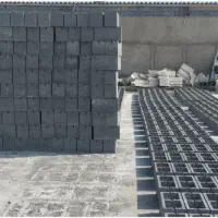 نیروی کار برای تولید موزاییک و بلوک