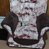 یک دست مبل همراه با میز و عسلی