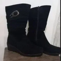 تعدادی کفش|کیف، کفش، کمربند|رشت, کوی فکوری|دیوار