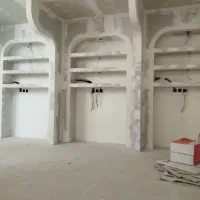 کارگر دائم نقاش نیمه ماهر