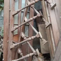 درب چوبی و چهارچوب درب نرده چوبی جنس گردو