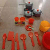وسایل آشپزی قابلمه جارو میز و صندلی قاشق چنگال|اسباب‌بازی بچه|تهران, زرکش|دیوار